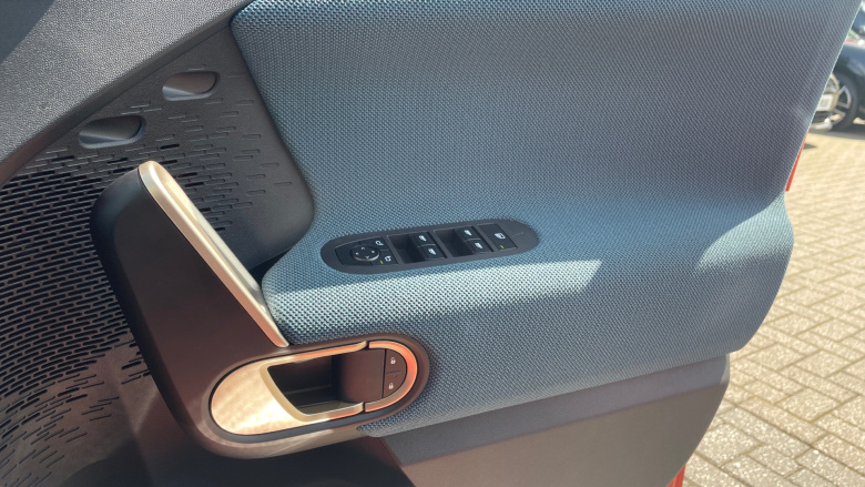 MINI Aceman 135kW E Classic 43kWh 5dr Auto Electric Hatchback